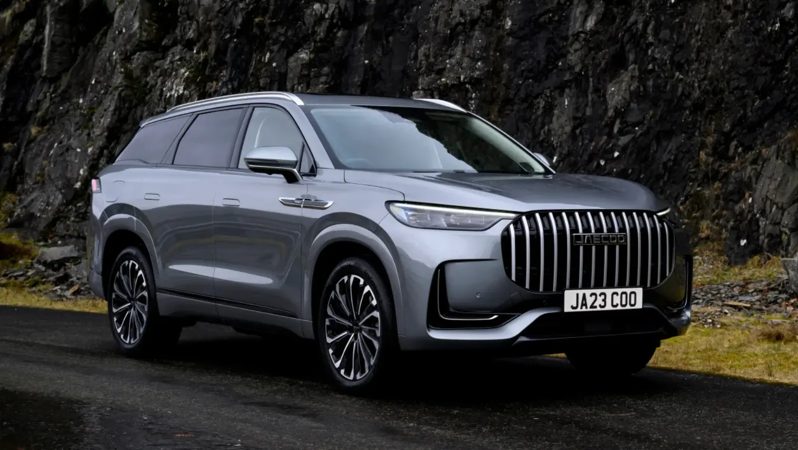 Jaecoo 8 SHS-P – sprednji desni pogled s 4WD štirikolesnim pogonom
